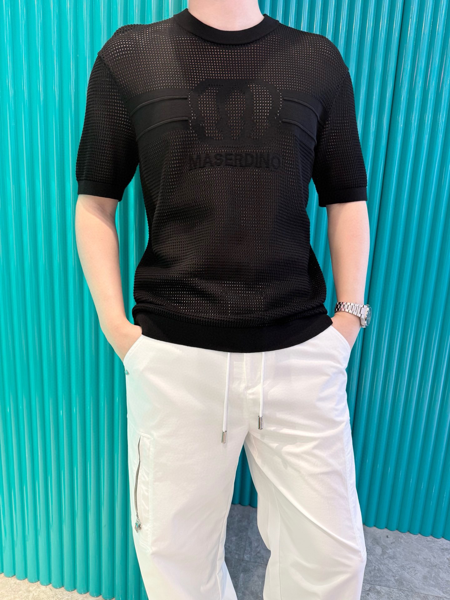 NO:502067,Dino Luxury Products - Brand's latest round neck T-shirt shipment in 2025, hot-selling items in Europe and the United States!  Selected Italian imported brands to customize 100% European cotton!  The brand logo on the chest is matched with the latest design to highlight fashion!  Number of codes 48-56 (model 180/140 wears 50, with Hong Kong Lane Crawford gift box packaging), tees, t-shirt, alexander wang19860909Dino奢品-品牌2025最新圆领T恤出货 欧美热销单品！精选意大利进口品牌定制百分百欧货棉！胸口的品牌标志搭配最新的设计,彰显时尚 ！码数48-56（模特180/140穿50,配香港连卡佛礼盒包装）,,tees，t-shirt,alexander wang,Men's clothing