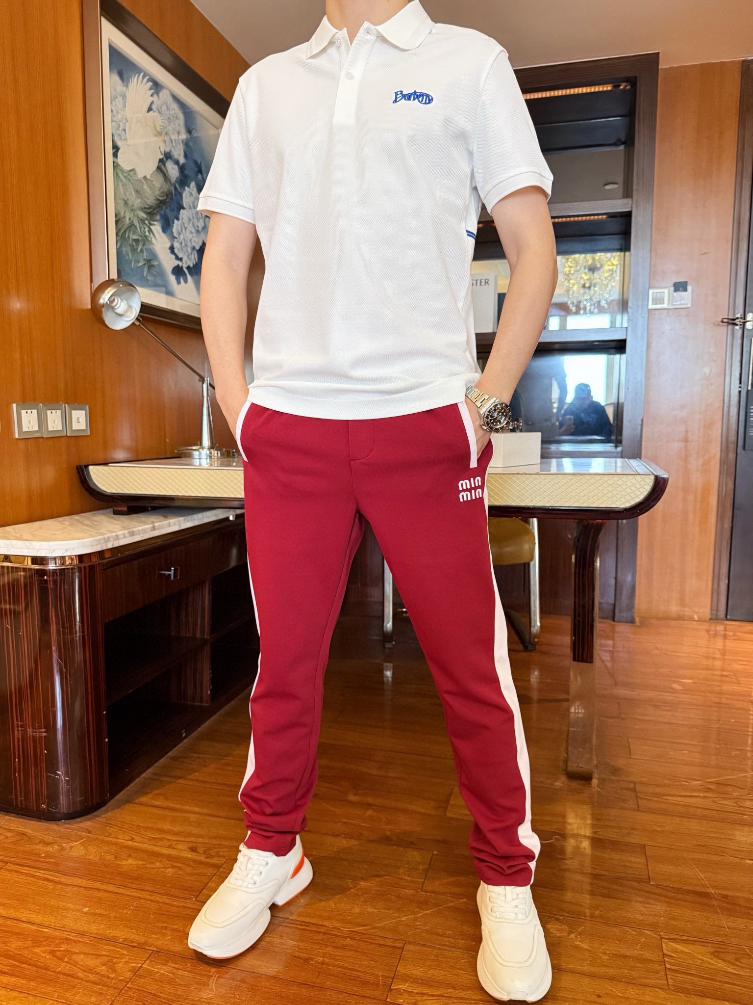 NO:502071,Miumiu-2025 counter latest hot casual pants shipped, hot-selling items in European and American counters!  Selected Italian imported fine cotton fabrics with straight slim fit design, customized hardware and the brand logo at the pockets to show your taste. You are definitely worthy of having it. Number 29-38 (model 173/130 wears 31, with Hong Kong Lane Crawford gift box packaging), miumiu, alexander wang19860909Miumiu-2025专柜最新爆款休闲裤出货 欧美专柜热销单品！精选意大利进口精棉面料搭配直筒修身设计,定制五金和口袋处的品牌标志彰显品味 您绝对值得拥有.码数29-38（模特173/130穿31,配香港连卡佛礼盒包装）,,miumiu,alexander wang,Men's clothing