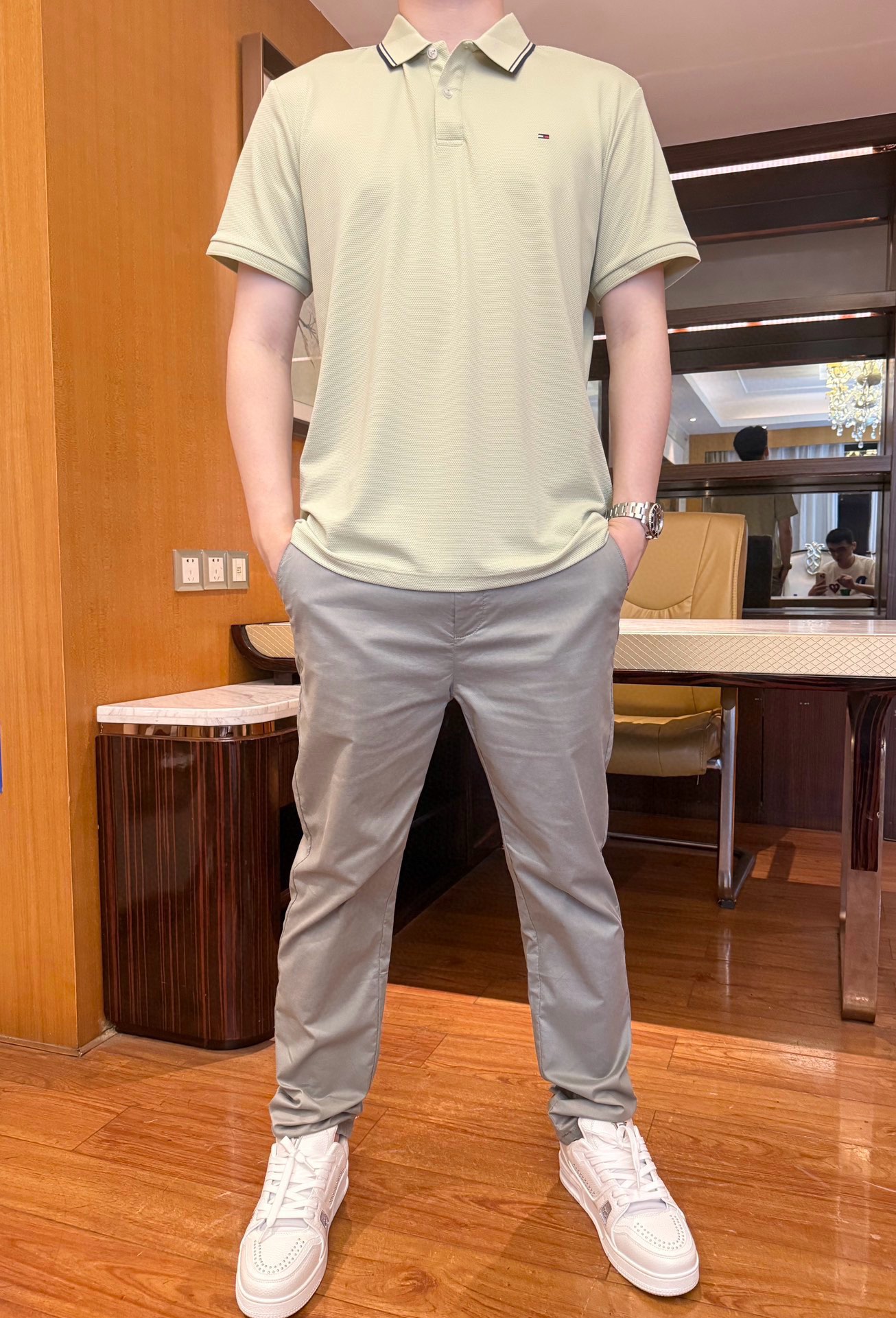 NO:502083,Tommy-2025 counter latest hot-selling Polo, European and American counters, hot-selling items!  Selected Italian imported Tianshi cotton fabric with the latest design, the brand embroidery on the chest shows fashion, and the upper body effect needs no more. The number of codes is 48-56 (model 180/140 wears 50, with Hong Kong Lane Crawford gift box packaging), alexander wang19860909汤米-2025专柜最新爆款Polo出货 欧美专柜热销单品！精选意大利进口天丝棉面料搭配最新的设计,胸前的品牌刺绣相当彰显时尚 上身效果不用多说.码数48-56（模特180/140穿50,配香港连卡佛礼盒包装）,,alexander wang,Men's clothing