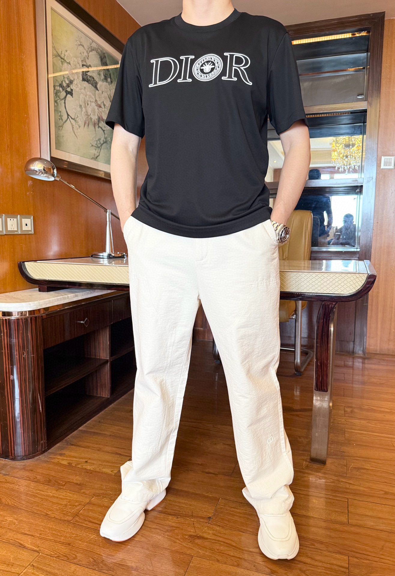 NO:502092,Dior-2025 counter latest hot T-shirt shipment, hot-selling items in European and American counters!  Selected Italian imported fine cotton fabrics with fashionable designs, exquisite brand logo on the chest to show the charm You are definitely worthy of having. Number 48-56 (model 173/130 wears 48, with Hong Kong Lane Crawford gift box packaging), dior,tees, t-shirt,alexander wang19860909迪奥-2025专柜最新爆款T恤出货 欧美专柜热销单品！精选意大利进口精棉面料搭配时尚的设计,胸前精致的品牌标志彰显韵味 您绝对值得拥有.码数48-56（模特173/130穿48,配香港连卡佛礼盒包装）,,dior,tees，t-shirt,alexander wang,Men's clothing