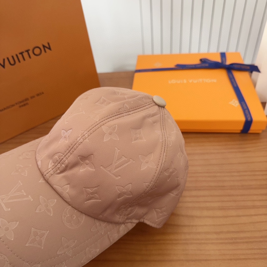 

LV路易威登棒球帽  轻盈透气。完美版型，独家实物拍摄，男女适用