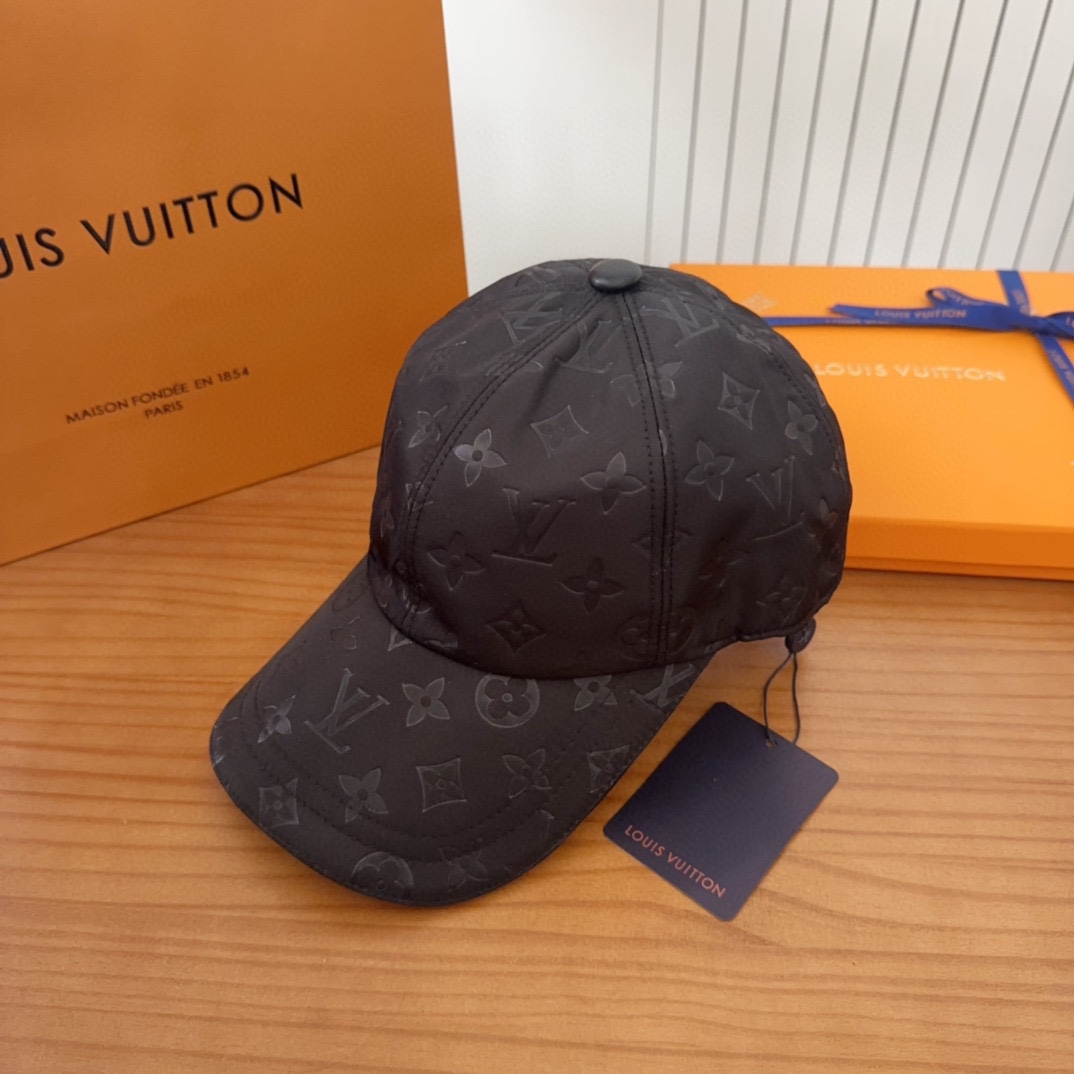 

LV路易威登棒球帽  轻盈透气。完美版型，独家实物拍摄，男女适用