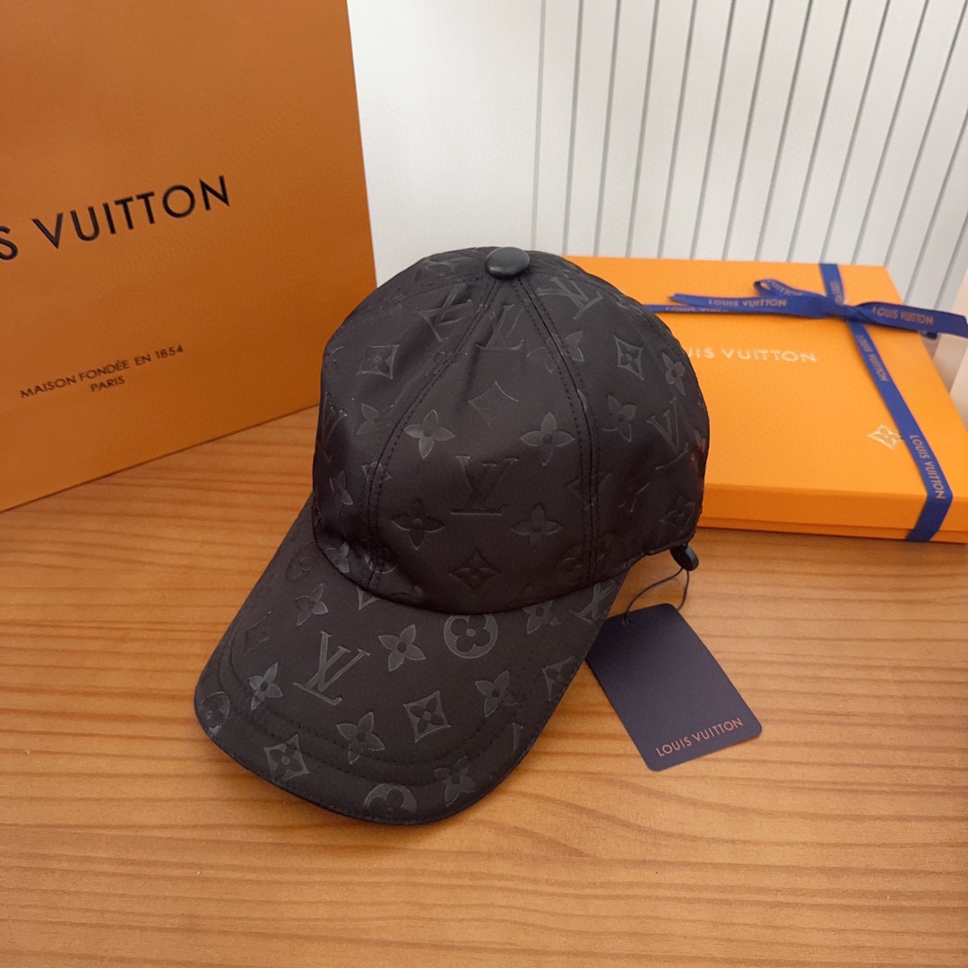 

LV路易威登棒球帽  轻盈透气。完美版型，独家实物拍摄，男女适用