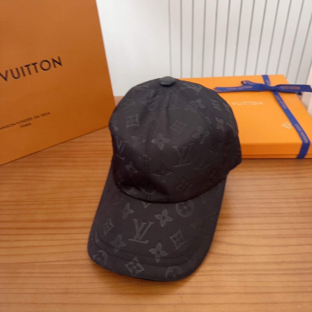 

LV路易威登棒球帽  轻盈透气。完美版型，独家实物拍摄，男女适用