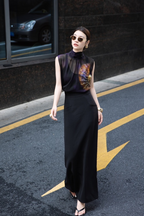 Elegant Silk Dyeing Top with Slimming Maxi Skirt Set - Versatile Autumn Style 1 Elegant Silk Dyeing Top with Slimming Maxi Skirt Set - Versatile Autumn Style