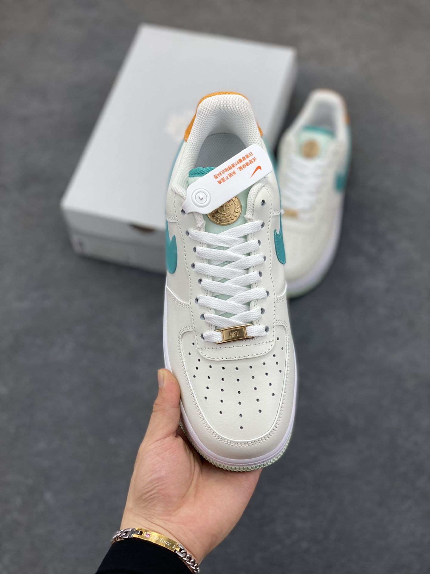图片[2]-福利特价 Nike Air Force 1 Low 奥运米绿 空军一号低帮运动休闲板鞋 原楦头原纸板 打造纯正空军版型 专注外贸渠道 全掌内置蜂窝气垫 原盒配件 原厂中底钢印、拉帮完美 货号：HM3728-131 尺码：36 36.5 37.5 38 38.5 39 40 40.5 41 42 42.5 43 44 44.5 45-选品中心