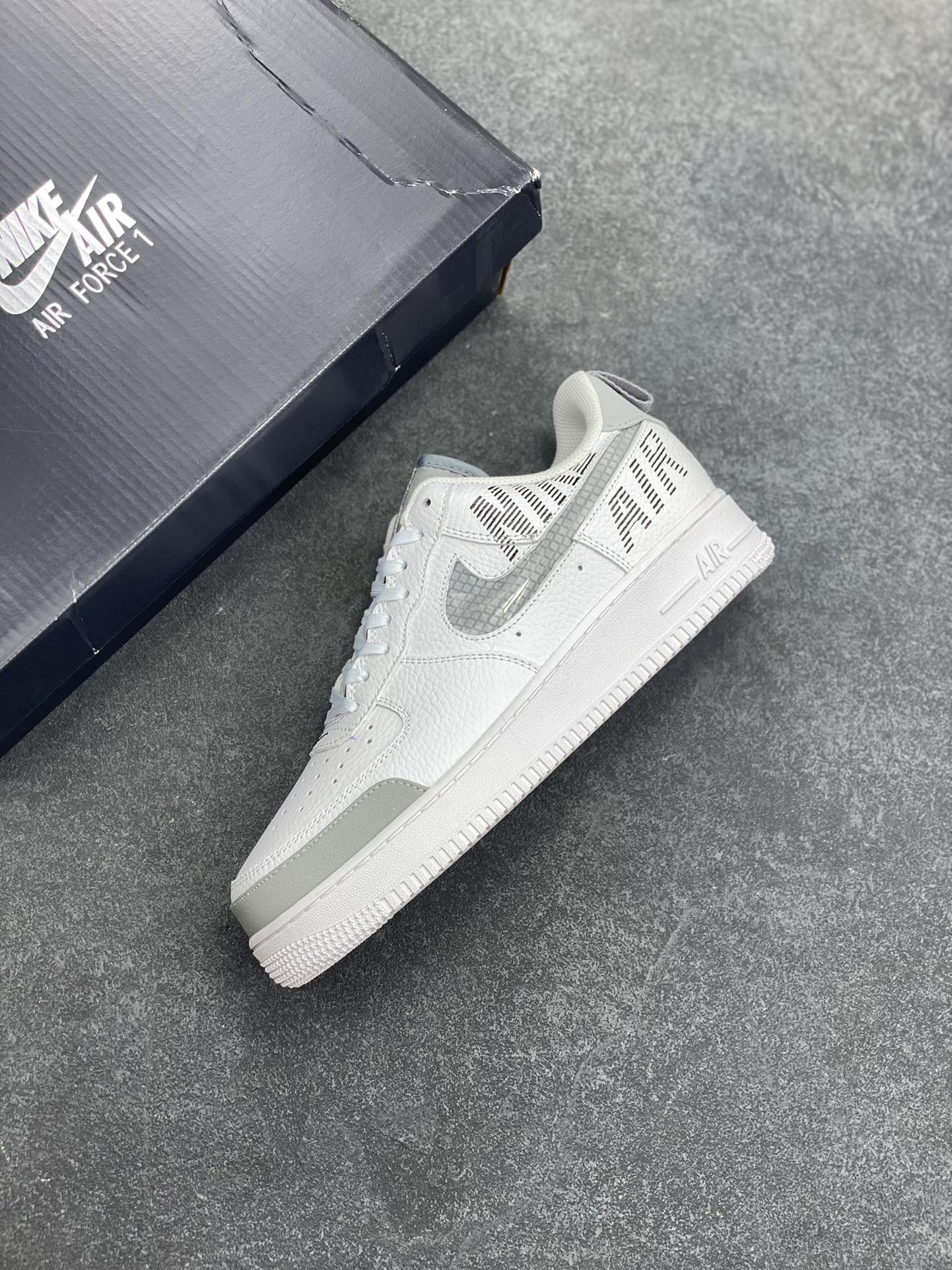 图片[7]-福利特价 Nike Air Force 1 3M字母印花 空军一号低帮百搭休闲板鞋 内嵌式Air Sole气垫缓震系统 横跨复古与现代的外型结合 造就出风靡全球三十多年。 货号：BQ4421-100 尺码：36 36.5 37.5 38 38.5 39 40 40.5 41 42 42.5 43 44 45-选品中心