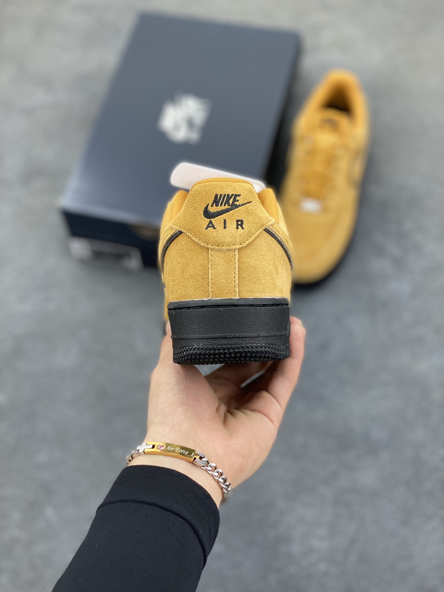 图片[4]-Nike Air Force 1 Low 军械黄 原楦头原纸板 打造纯正空军版型 专注外贸渠道 全掌内置蜂窝气垫 原盒配件 原厂中底钢印、拉帮完美 货号：HQ1966-700 尺码：36 36.5 37.5 38 38.5 39 40 40.5 41 42 42.5 43 44 44.5 45-选品中心