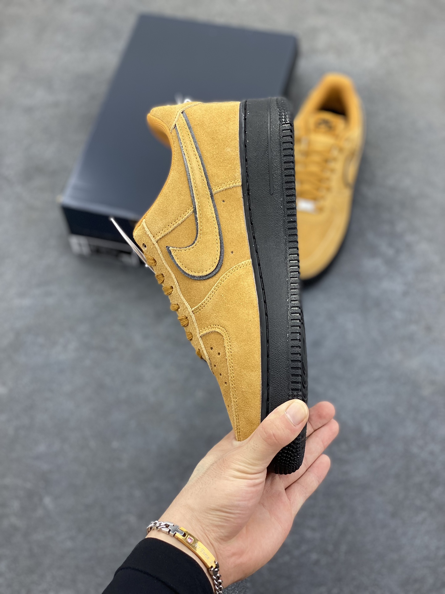 图片[3]-Nike Air Force 1 Low 军械黄 原楦头原纸板 打造纯正空军版型 专注外贸渠道 全掌内置蜂窝气垫 原盒配件 原厂中底钢印、拉帮完美 货号：HQ1966-700 尺码：36 36.5 37.5 38 38.5 39 40 40.5 41 42 42.5 43 44 44.5 45-选品中心