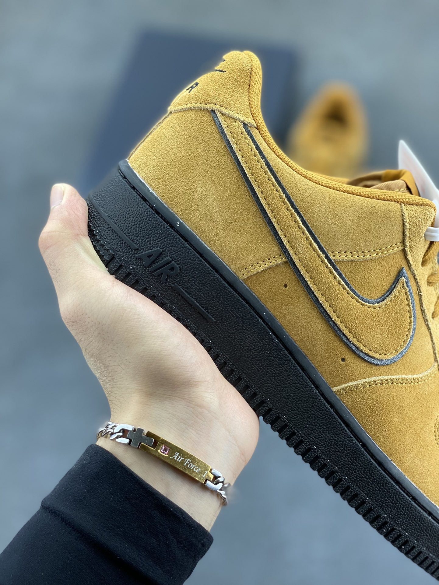 图片[6]-Nike Air Force 1 Low 军械黄 原楦头原纸板 打造纯正空军版型 专注外贸渠道 全掌内置蜂窝气垫 原盒配件 原厂中底钢印、拉帮完美 货号：HQ1966-700 尺码：36 36.5 37.5 38 38.5 39 40 40.5 41 42 42.5 43 44 44.5 45-选品中心