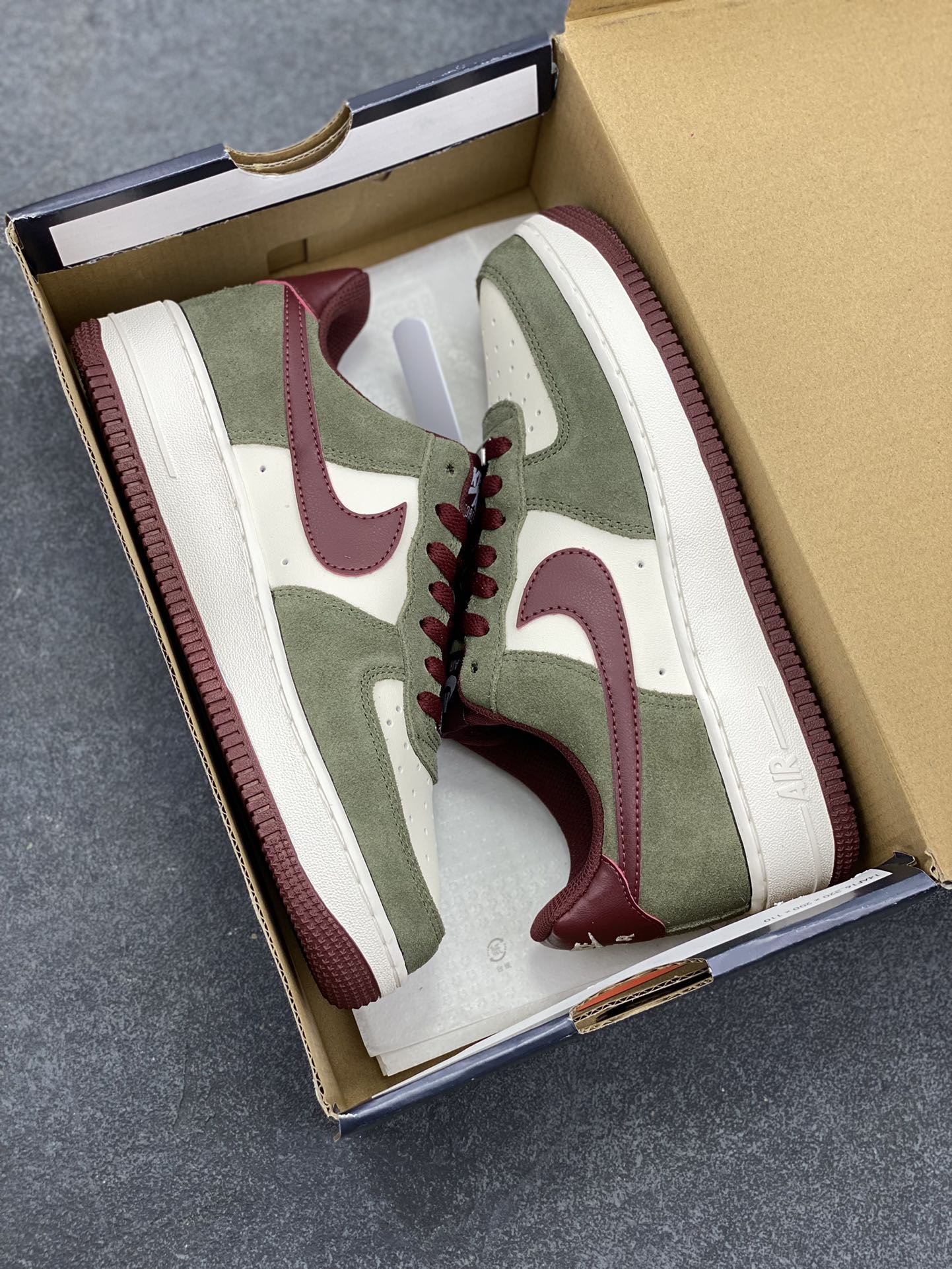 图片[9]-Nike Air Force 1 Low 巧克力棕 原楦头原纸板 打造纯正空军版型 专注外贸渠道 全掌内置蜂窝气垫 原盒配件 原厂中底钢印、拉帮完美 货号：FQ8714-302 尺码：36 36.5 37.5 38 38.5 39 40 40.5 41 42 42.5 43 44 44.5 45-选品中心