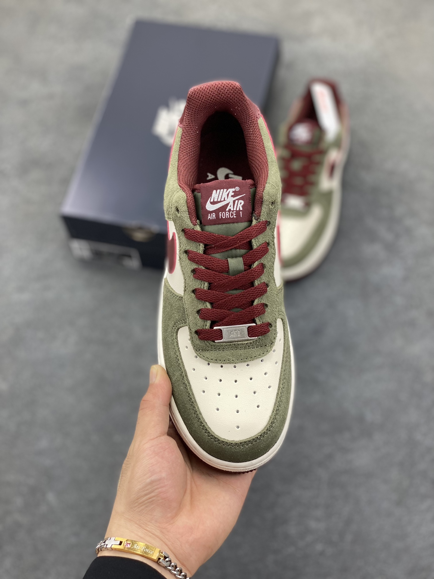 图片[2]-Nike Air Force 1 Low 巧克力棕 原楦头原纸板 打造纯正空军版型 专注外贸渠道 全掌内置蜂窝气垫 原盒配件 原厂中底钢印、拉帮完美 货号：FQ8714-302 尺码：36 36.5 37.5 38 38.5 39 40 40.5 41 42 42.5 43 44 44.5 45-选品中心