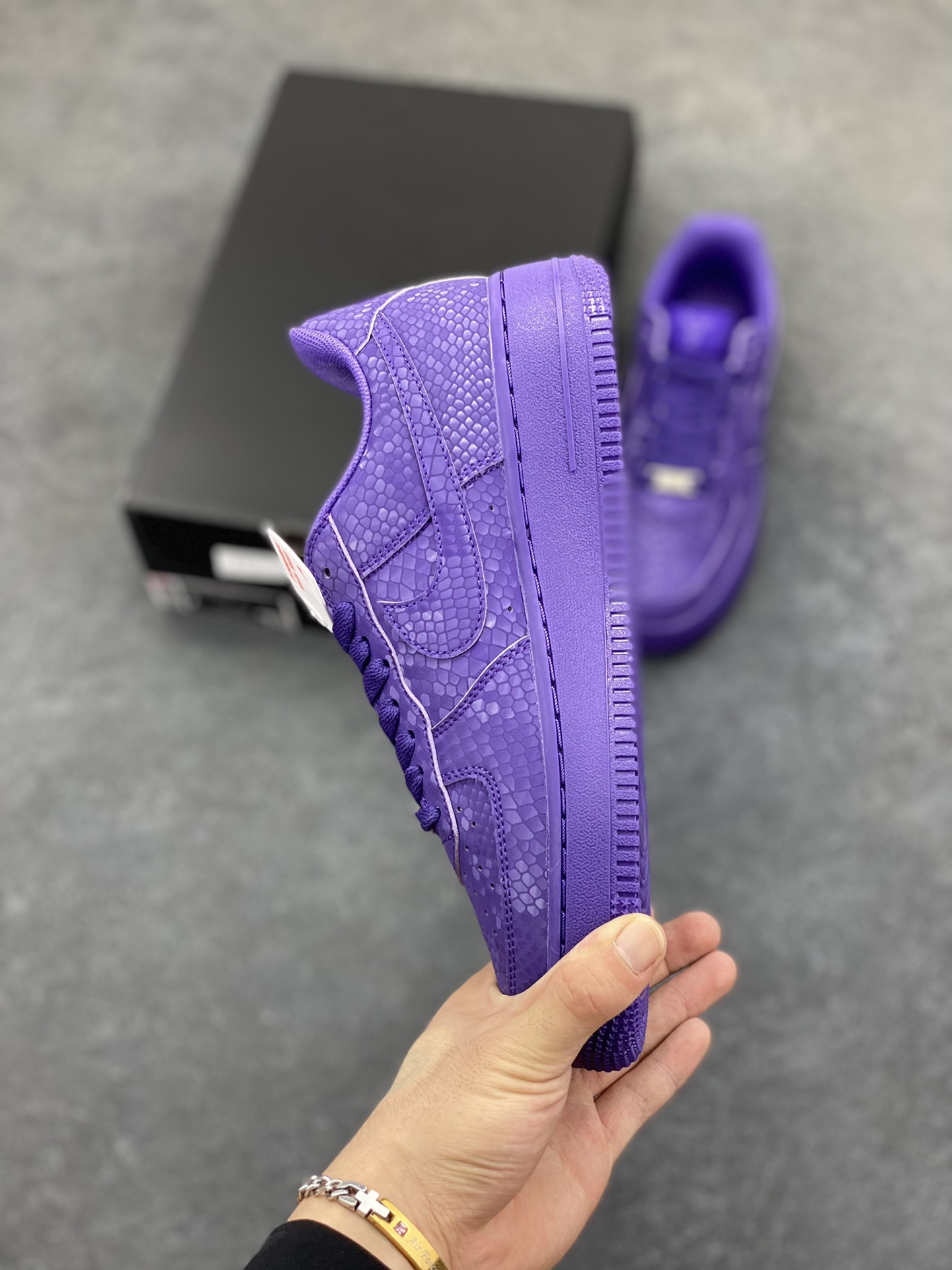 图片[3]-Nike Air Force 1 Low 科比 空军一号低帮运动休闲板鞋 原楦头原纸板 打造纯正空军版型 专注外贸渠道 全掌内置蜂窝气垫 原盒配件 原厂中底钢印、拉帮完美 货号：IB0018-500 尺码：36 36.5 37.5 38 38.5 39 40 40.5 41 42 42.5 43 44 44.5 45-选品中心