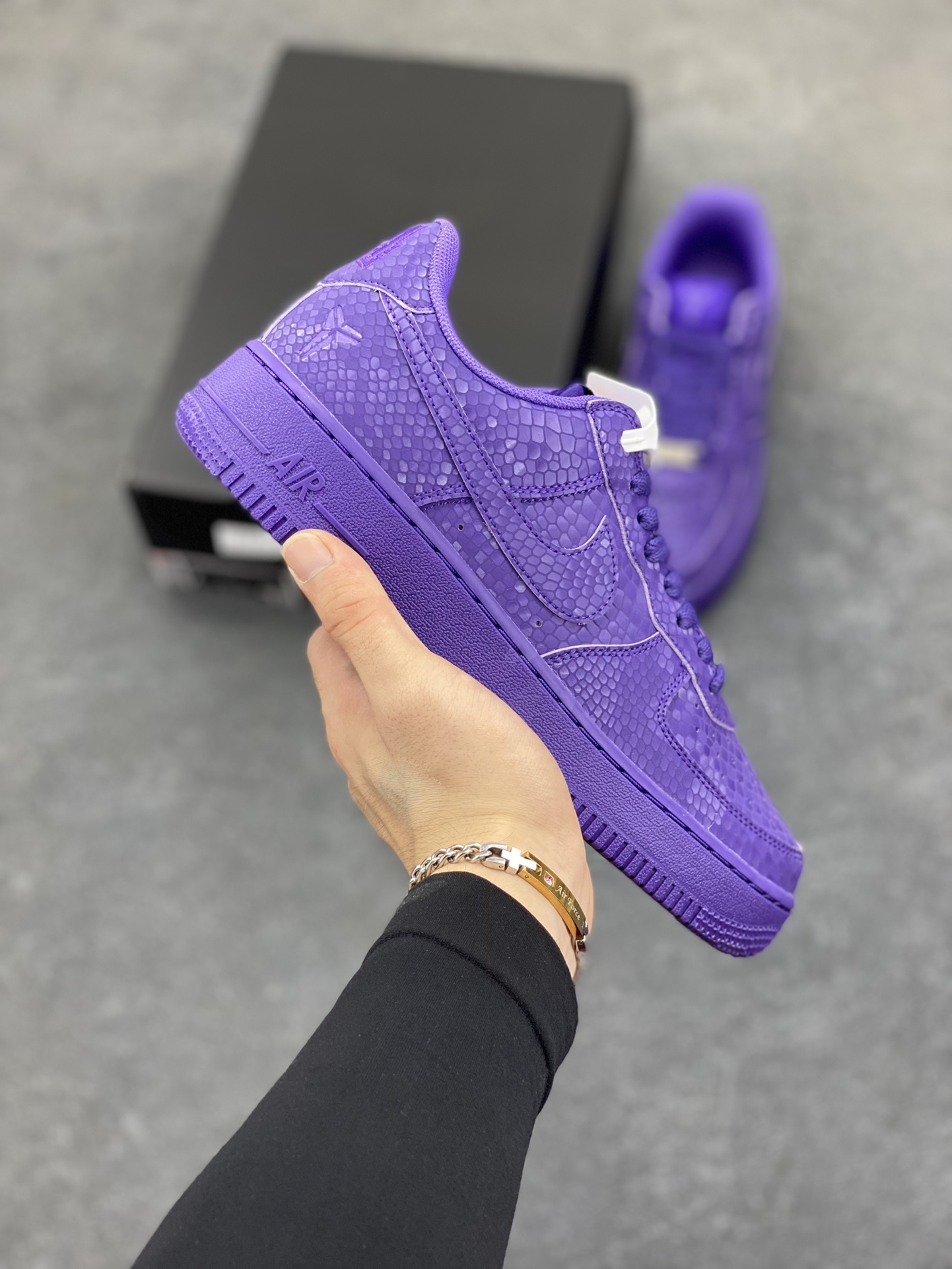 Nike Air Force 1 Low 科比 空军一号低帮运动休闲板鞋 原楦头原纸板 打造纯正空军版型 专注外贸渠道 全掌内置蜂窝气垫 原盒配件 原厂中底钢印、拉帮完美 货号：IB0018-500 尺码：36 36.5 37.5 38 38.5 39 40 40.5 41 42 42.5 43 44 44.5 45-选品中心
