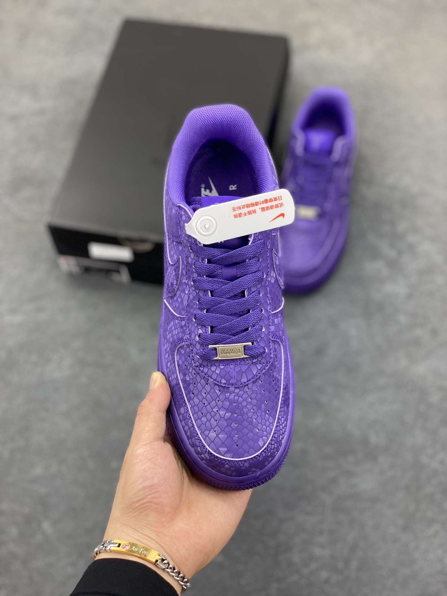 图片[2]-Nike Air Force 1 Low 科比 空军一号低帮运动休闲板鞋 原楦头原纸板 打造纯正空军版型 专注外贸渠道 全掌内置蜂窝气垫 原盒配件 原厂中底钢印、拉帮完美 货号：IB0018-500 尺码：36 36.5 37.5 38 38.5 39 40 40.5 41 42 42.5 43 44 44.5 45-选品中心