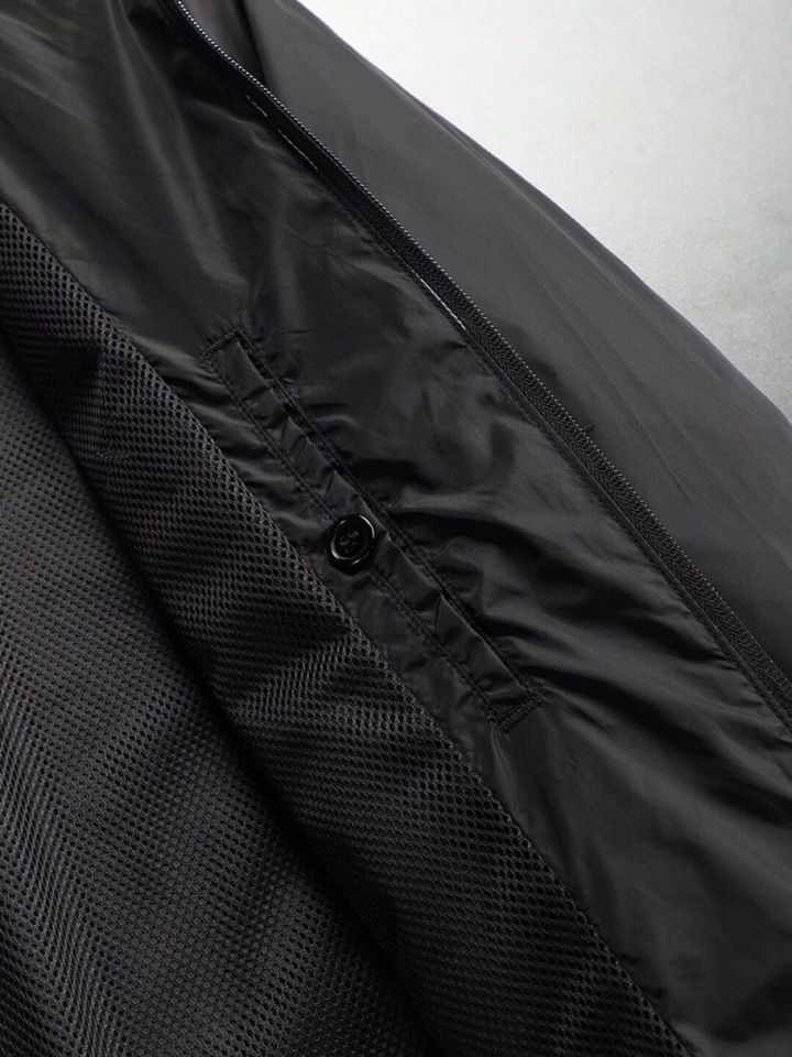 “Prada 2025 Men’s Hood Jacket: High-Quality Fabric, Comfortable Design, Brand-Element Concept, Professional Substitute Level” - 图片 8
