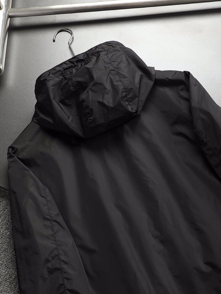 “Prada 2025 Men’s Hood Jacket: High-Quality Fabric, Comfortable Design, Brand-Element Concept, Professional Substitute Level” - 图片 9