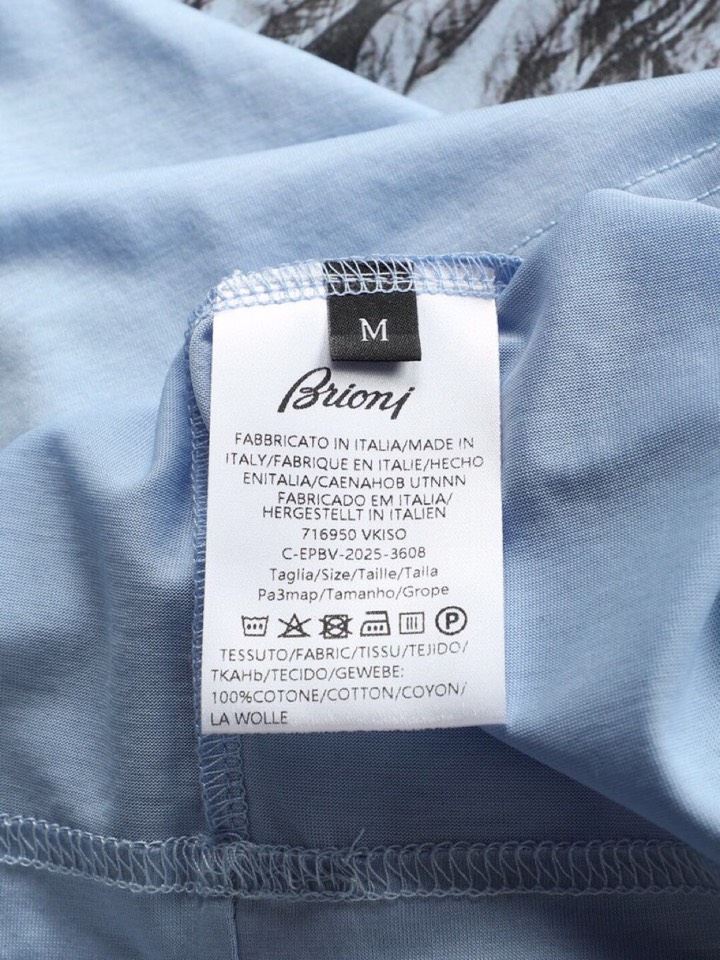 Title: P576 Briño T-shirt: High-Quality, Stylish, Custom Design Summary: High-quality, silky Briño t-shirt with classic logo, available in M-XXXL sizes and - 图片 8