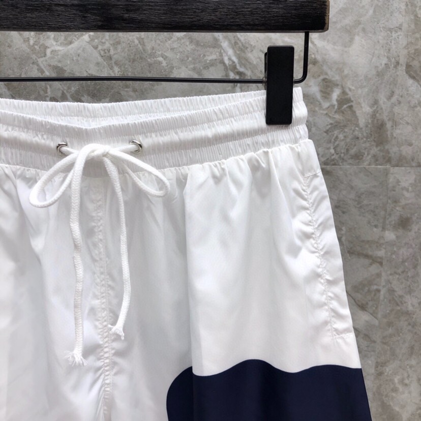 Title: P504 THOM BROWNE TB Whale Beach Shorts Summary Summary: Thom Browne Tom Brown TB Whale Beach shorts in white and blue colors, with code 1-4. Report - 图片 3