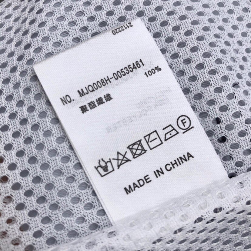 THOM BROWNE Whale Sunscreen Jackets: White and Blue, Code 1-4, Height List – P912 Collection - 图片 9