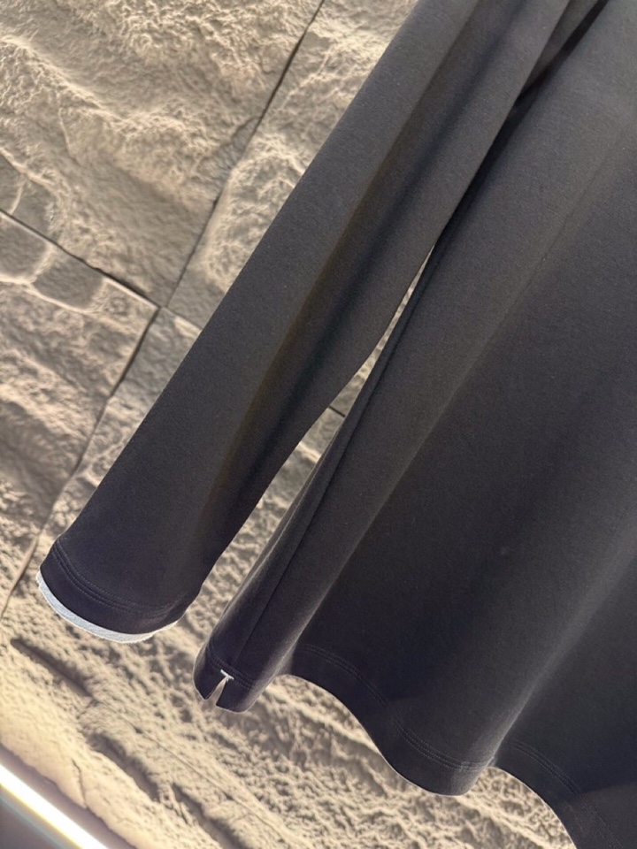 “2025 Brunello Cucinelli Men’s Cotton T-shirts: Luxurious, Low-key, Fine Tailoring, Autumn/Winter Fashion Styles” - 图片 8