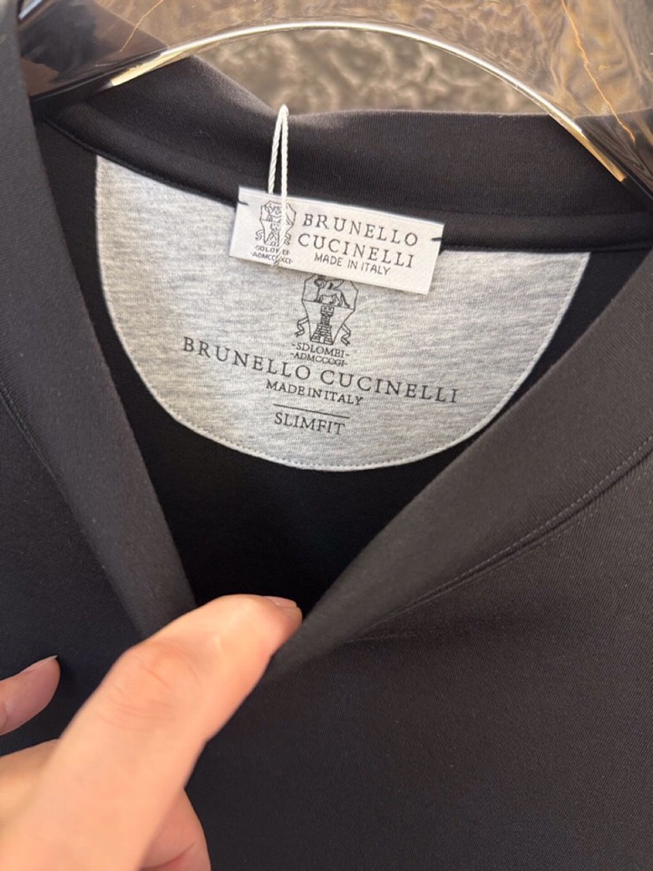 “2025 Brunello Cucinelli Men’s Cotton T-shirts: Luxurious, Low-key, Fine Tailoring, Autumn/Winter Fashion Styles” - 图片 5