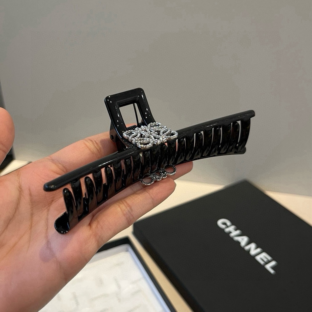 🆕

LOEWE罗意威新款发夹
