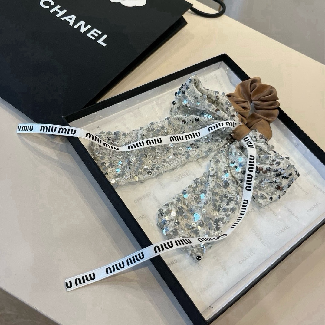 🆕

缪缪miumiu蝴蝶结发圈