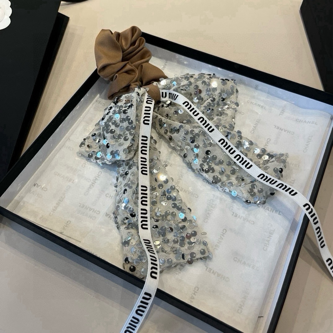 🆕

缪缪miumiu蝴蝶结发圈