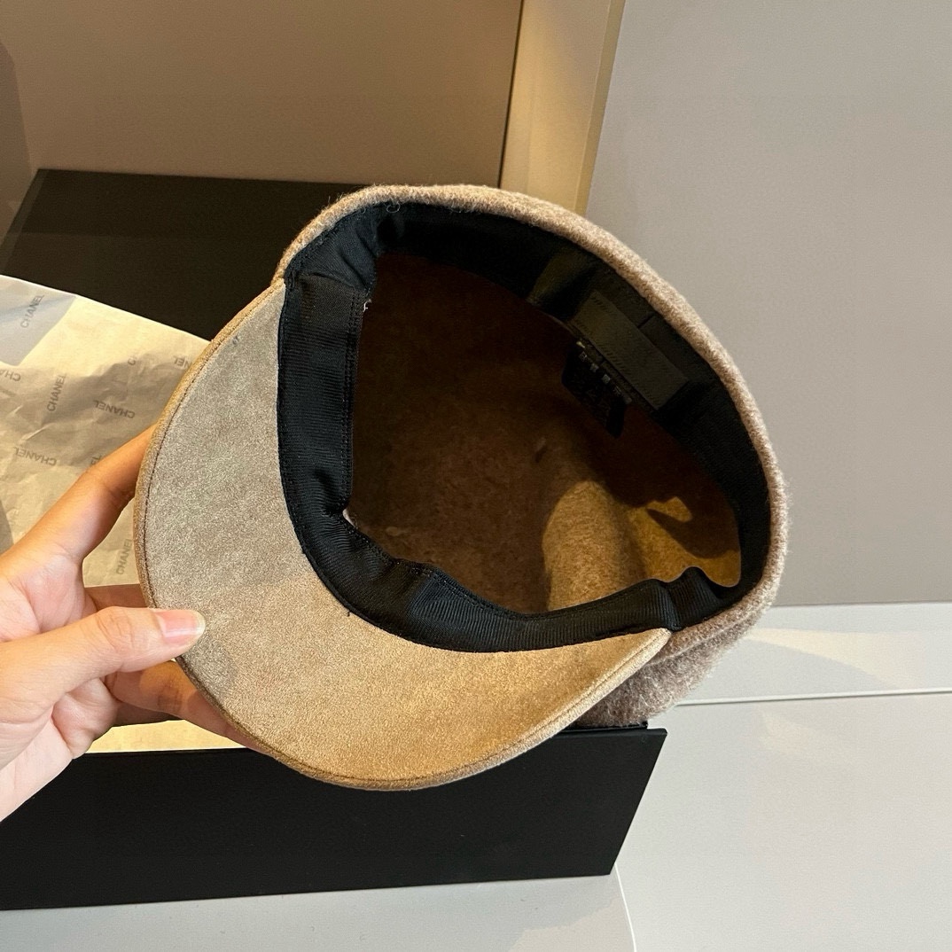 🆕

Prada普拉达新款鸭舌画家帽，百分百羊毛🦙%面料头围57cm