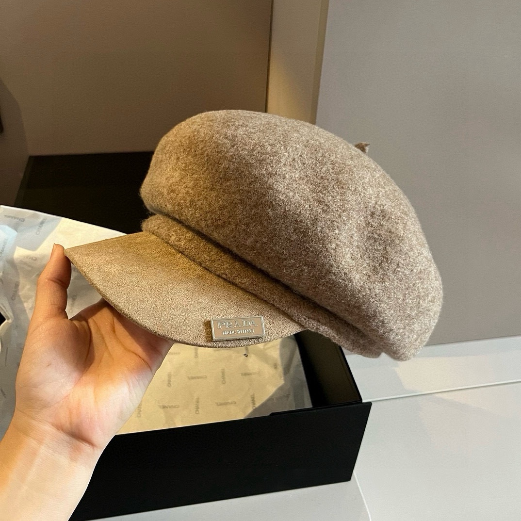 🆕

Prada普拉达新款鸭舌画家帽，百分百羊毛🦙%面料头围57cm