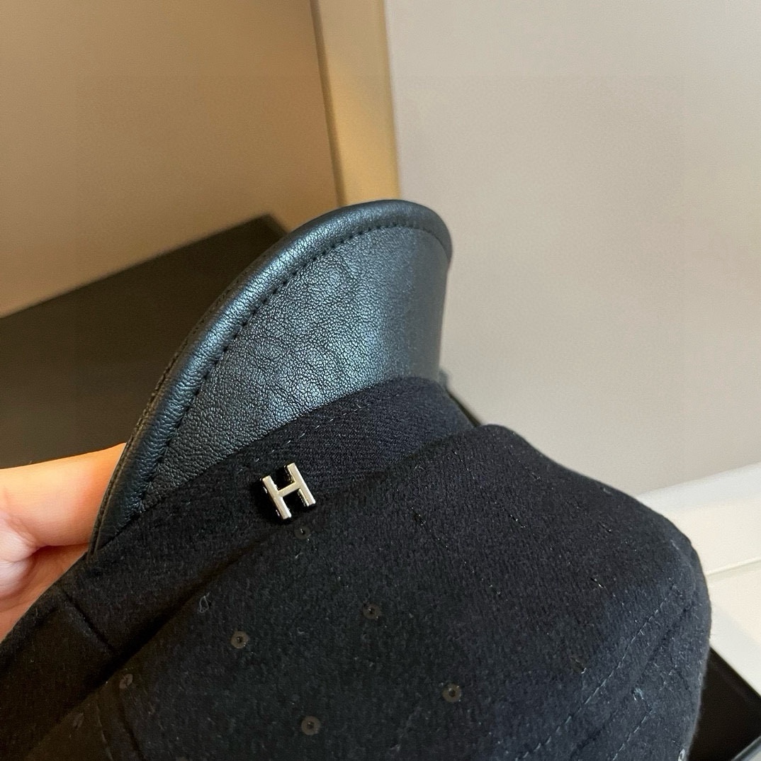 🆕

爱马仕新款鸭舌军帽，高级定制，头围57cm