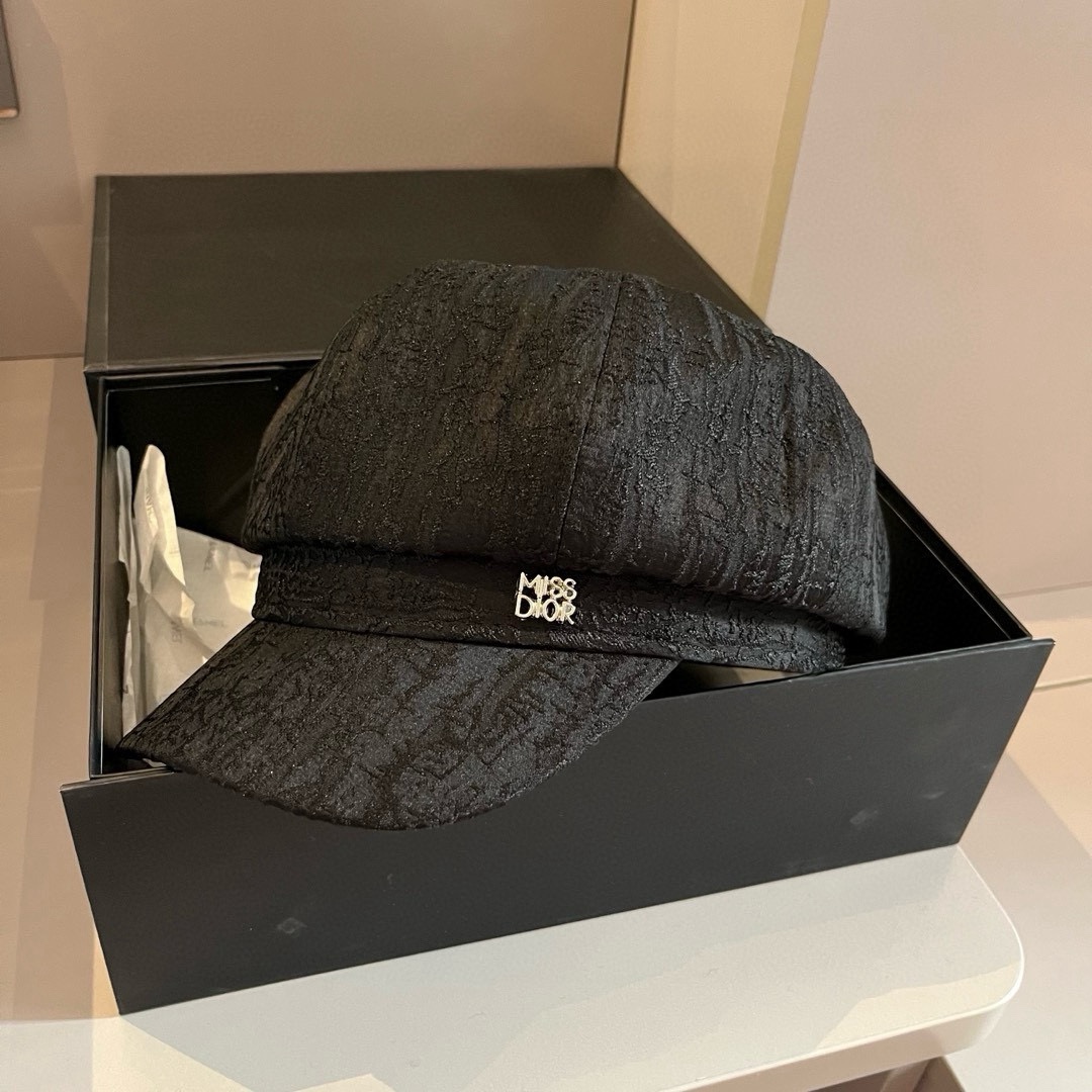🆕

Dior迪奥新款春秋画家八角帽，军帽头围57cm