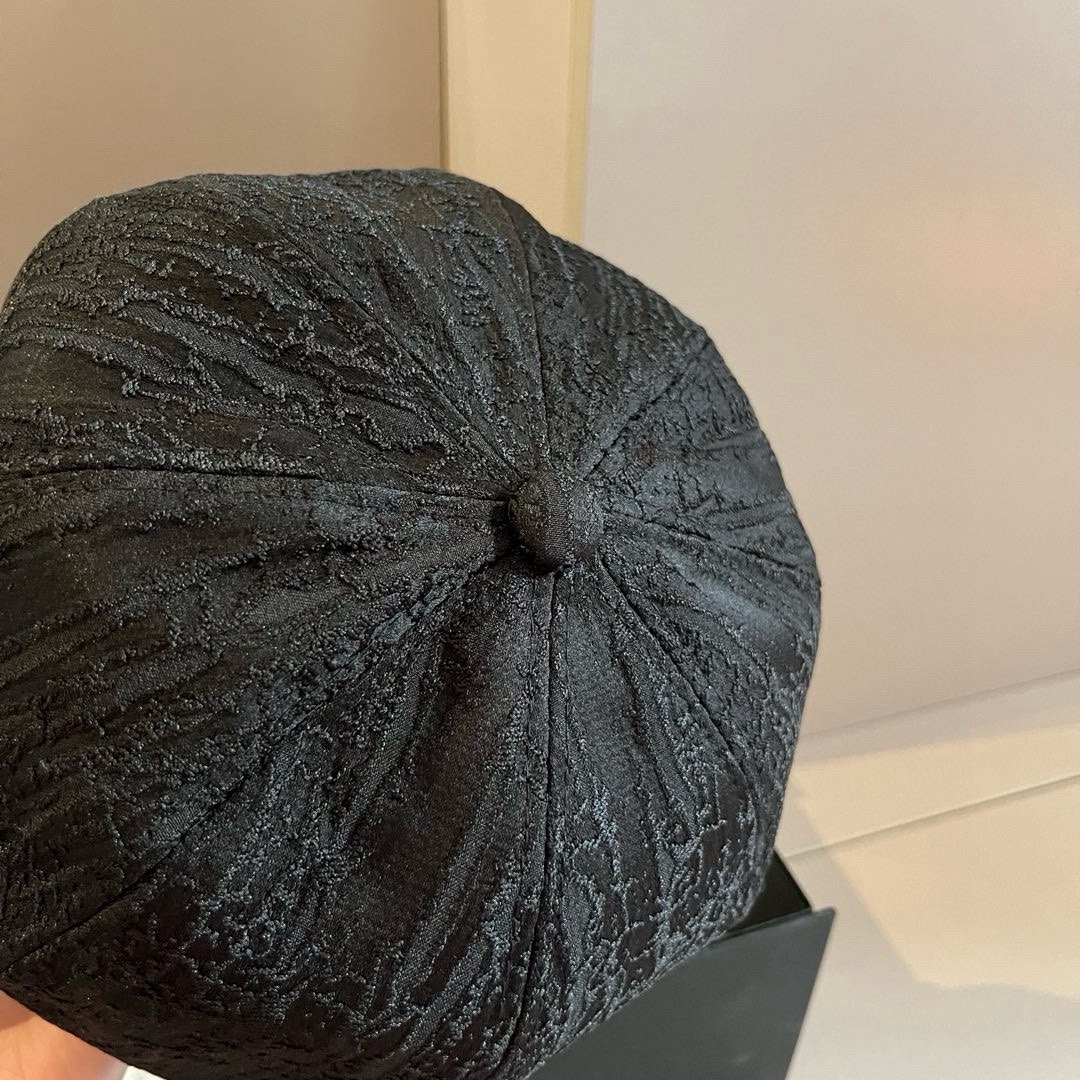 🆕

Dior迪奥新款春秋画家八角帽，军帽头围57cm