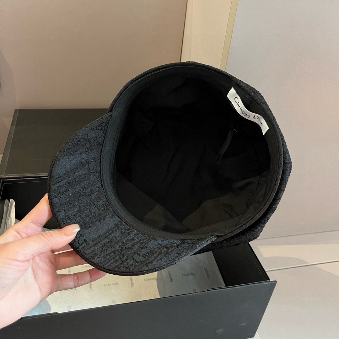 🆕

Dior迪奥新款春秋画家八角帽，军帽头围57cm