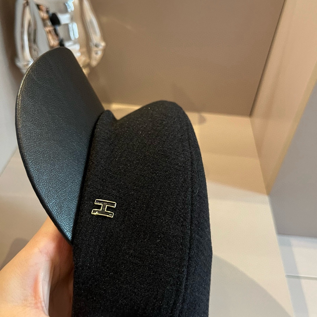 🆕
2024爱马仕HERMES毛呢新款鸭舌军帽，头围57cm