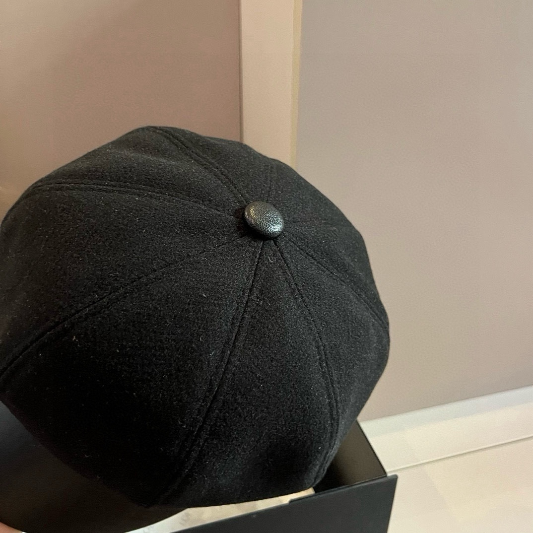 🆕
2024爱马仕HERMES毛呢新款鸭舌画家帽，头围57cm