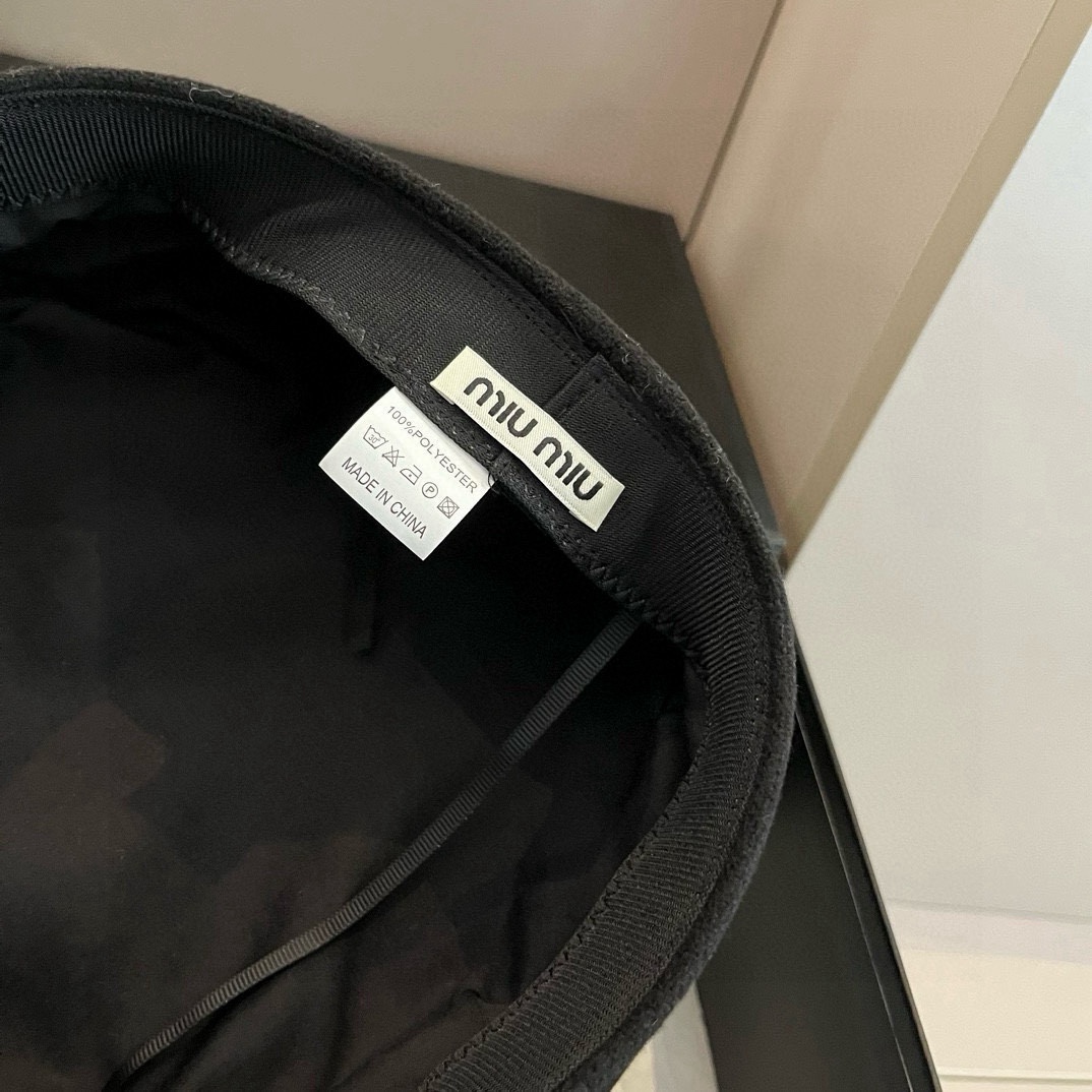 🆕

缪缪miumiu秋冬新款鸭舌军帽，羊毛军帽，头围57cm