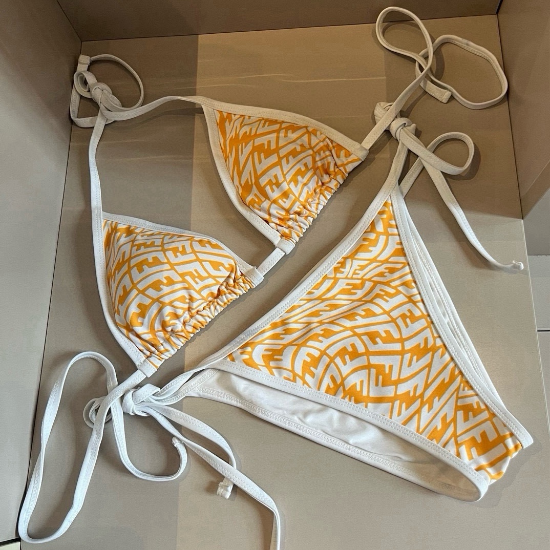 🆕
FD芬迪比基尼👙❤️😍🥰适合多种场景的游泳衣🏊‍♀️海边 游泳池 温泉 水上乐园 漂流都可以😌内搭外