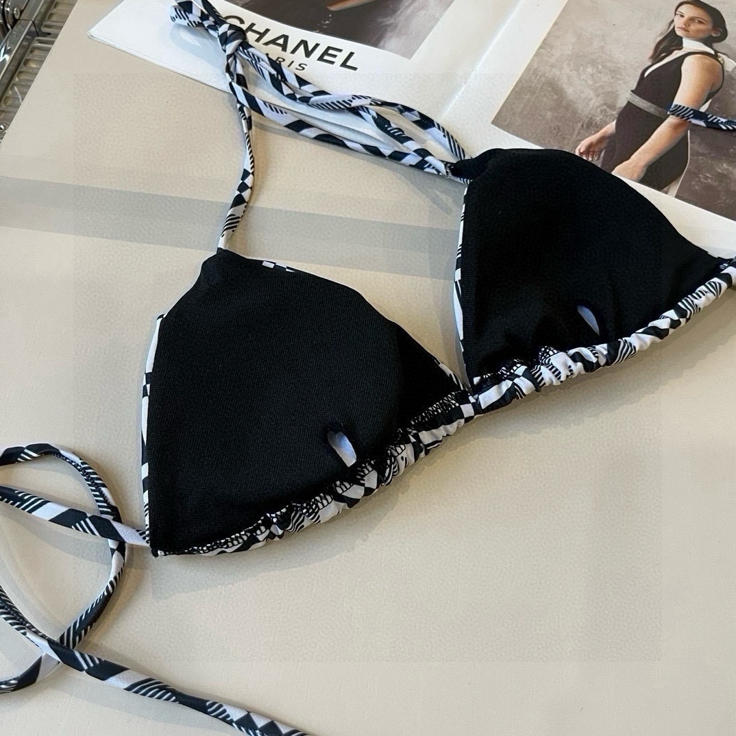 。

MARINE SERRA潮牌比基尼👙
