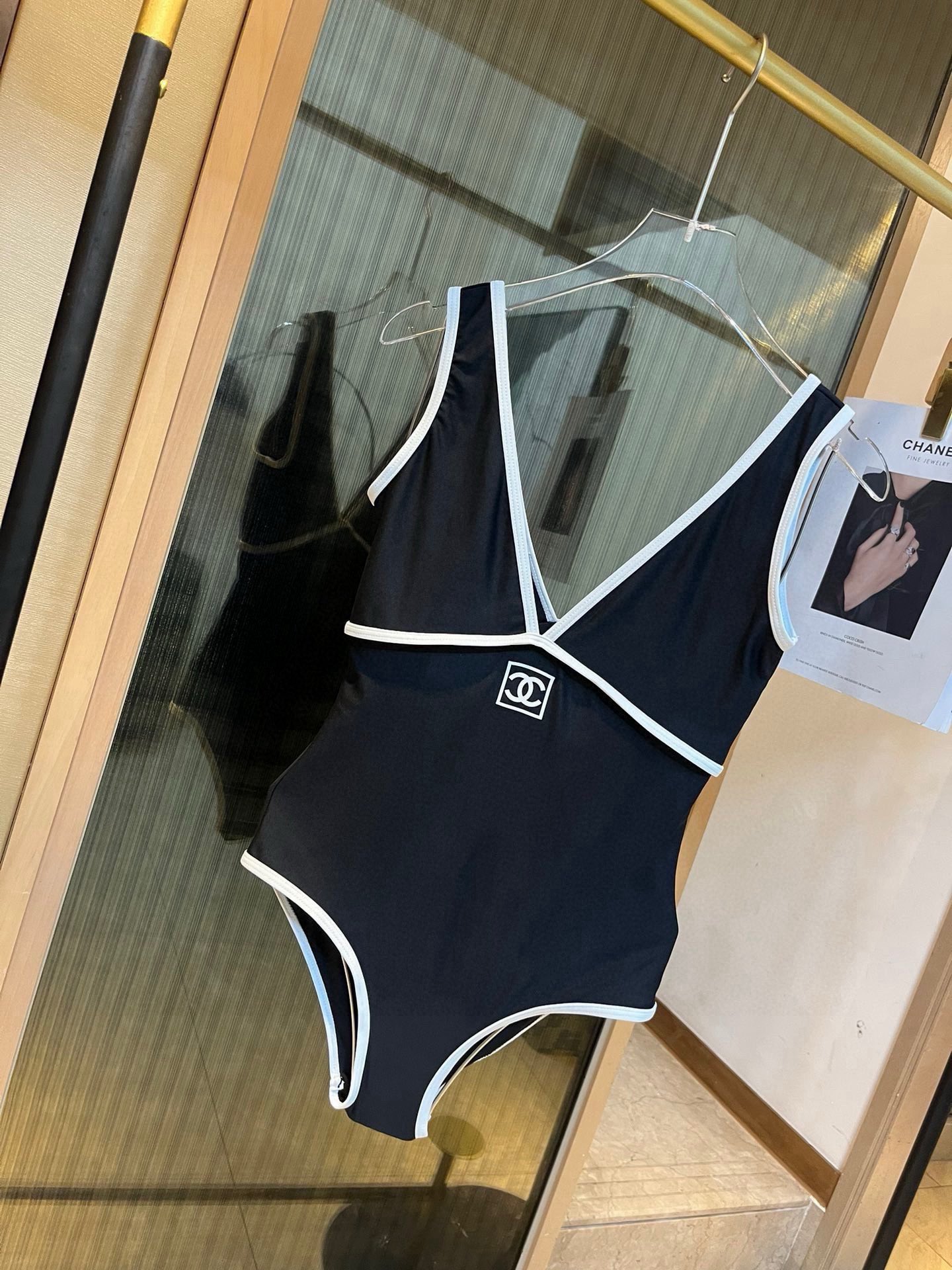 🆕
Chanel香奈儿连体泳衣👙❤️😍🥰适合多种场景的游泳衣🏊‍♀️海边 游泳池 温泉 水上乐园 漂流都