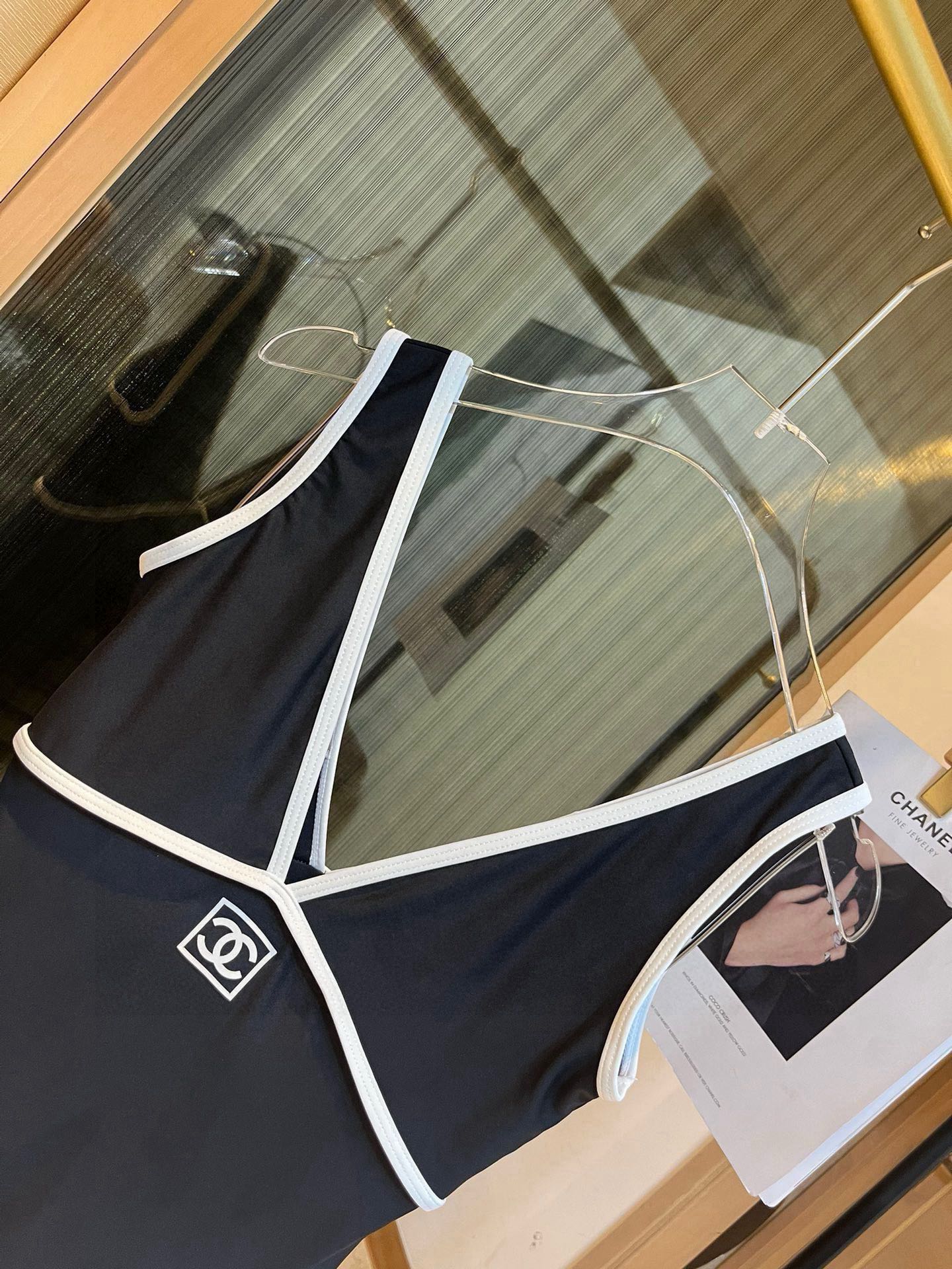 🆕
Chanel香奈儿连体泳衣👙❤️😍🥰适合多种场景的游泳衣🏊‍♀️海边 游泳池 温泉 水上乐园 漂流都