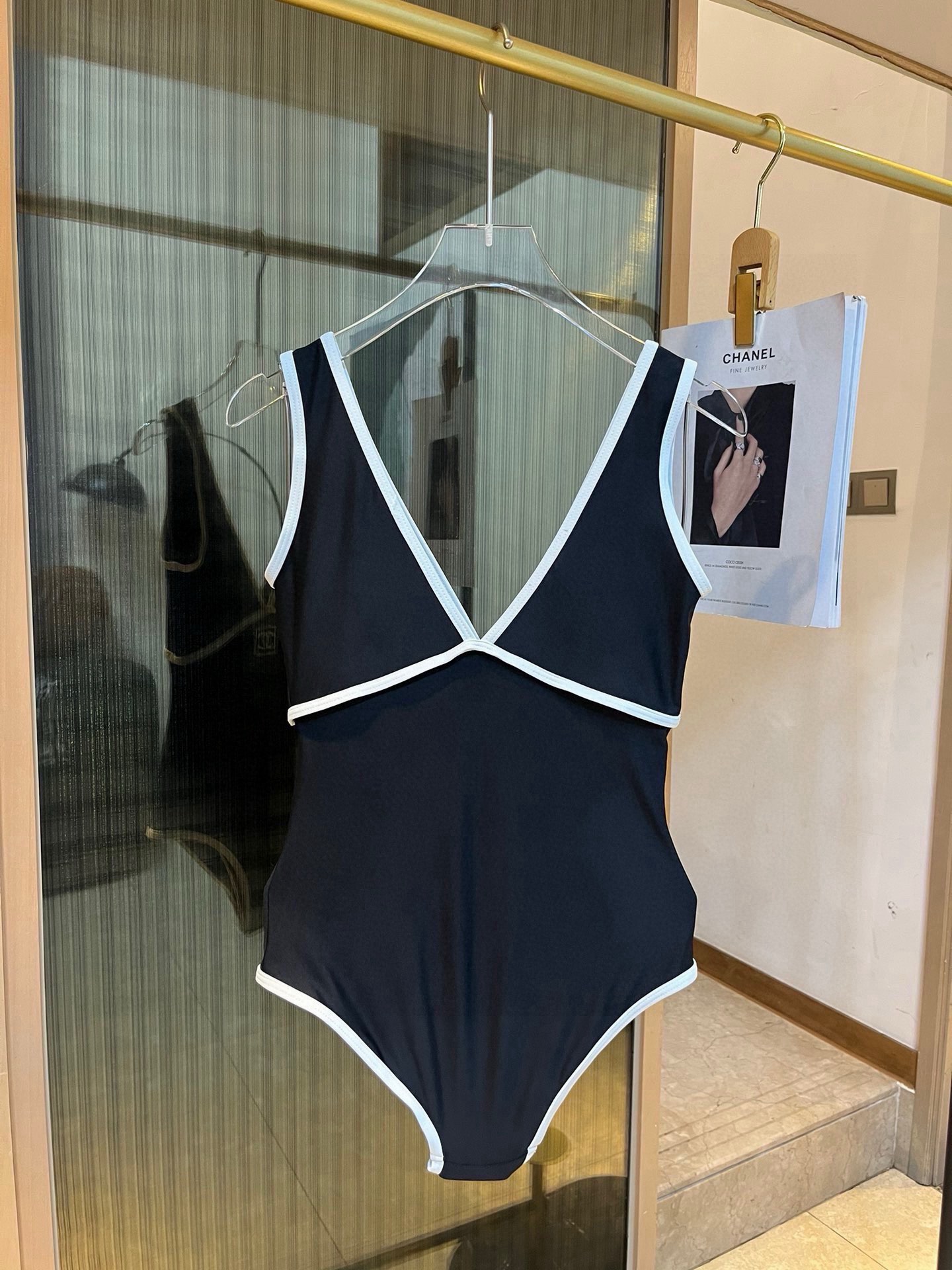 🆕
Chanel香奈儿连体泳衣👙❤️😍🥰适合多种场景的游泳衣🏊‍♀️海边 游泳池 温泉 水上乐园 漂流都