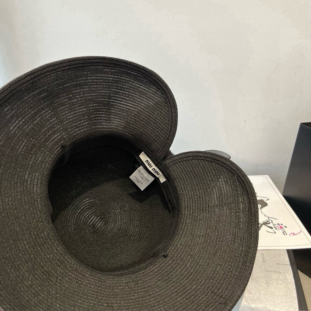 🆕

miumiu缪缪新款蝴蝶结盆帽，高端定制，头围57cm