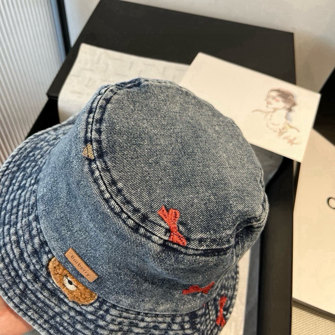 🆕

burberry巴宝莉新款牛仔渔夫帽，头围57cm