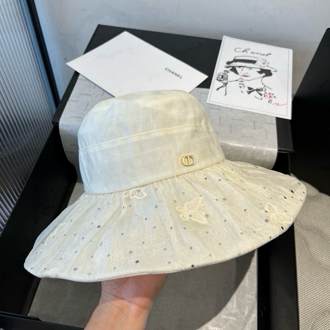 🆕

Dior迪奥新款遮阳渔夫帽，荷叶边遮阳帽，名媛风，头围57cm