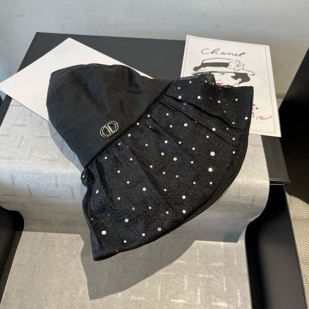 🆕

Dior迪奥新款遮阳渔夫帽，荷叶边遮阳帽，名媛风，头围57cm