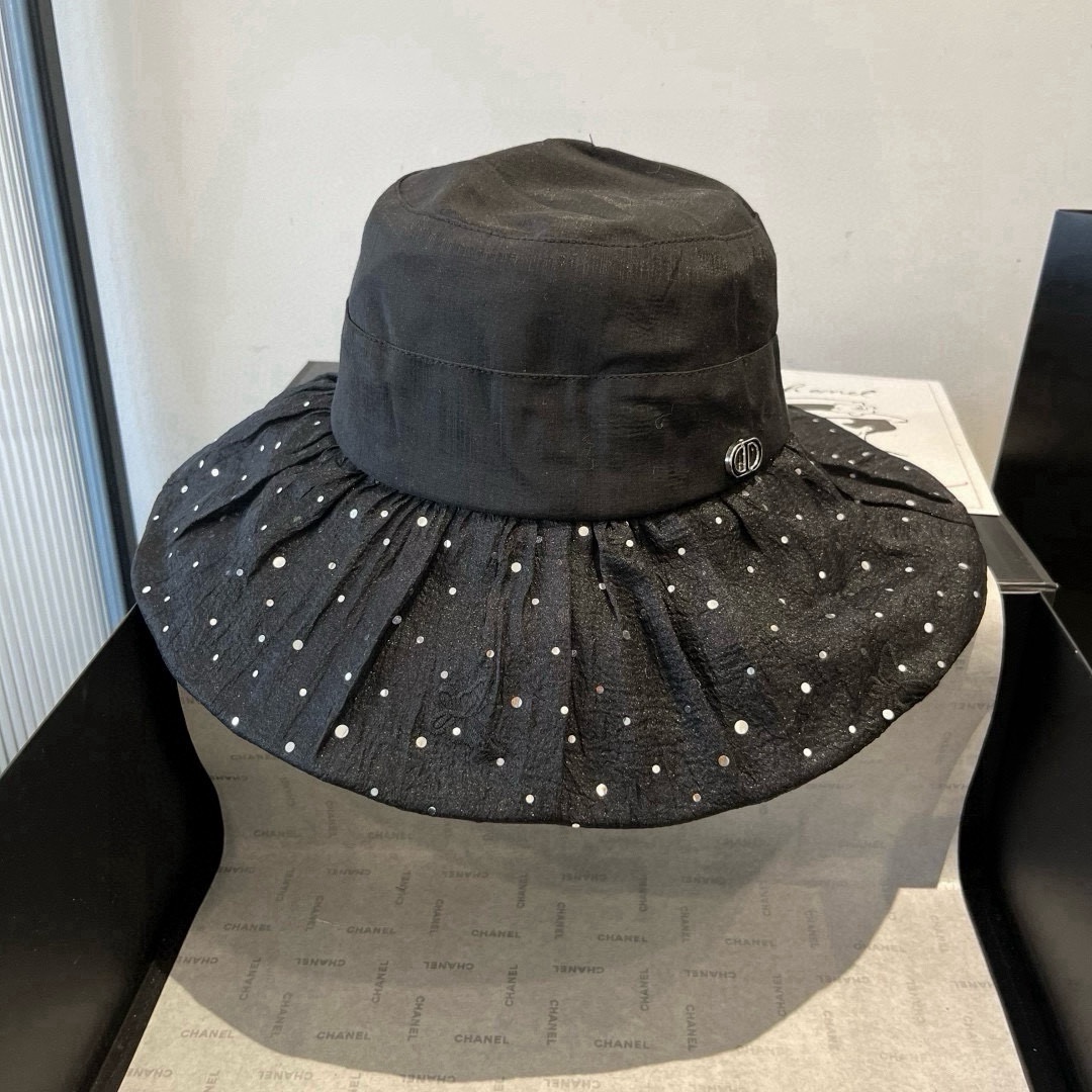 🆕

Dior迪奥新款遮阳渔夫帽，荷叶边遮阳帽，名媛风，头围57cm