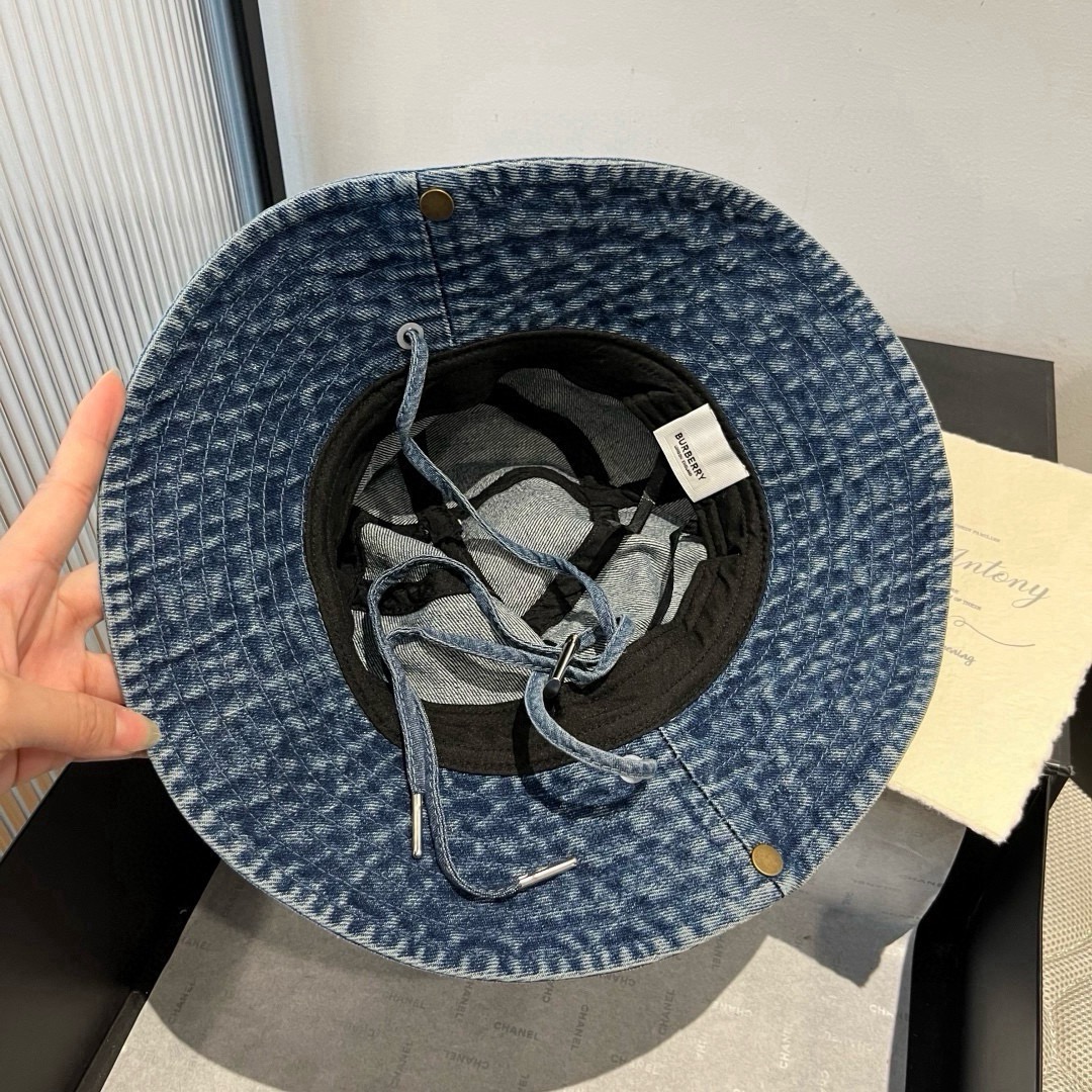 🆕

burberry巴宝莉新款牛仔渔夫帽，头围57cm