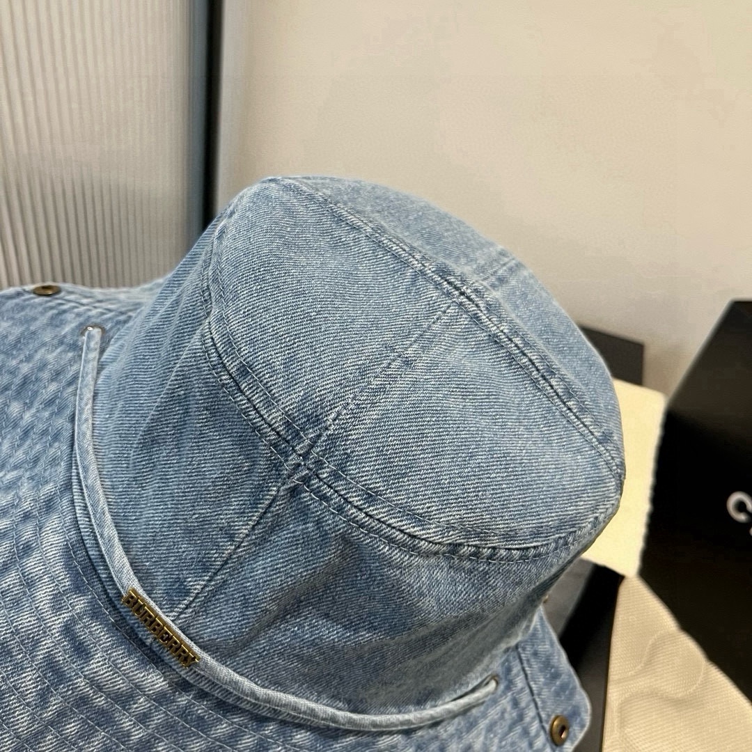 🆕

burberry巴宝莉新款牛仔渔夫帽，头围57cm